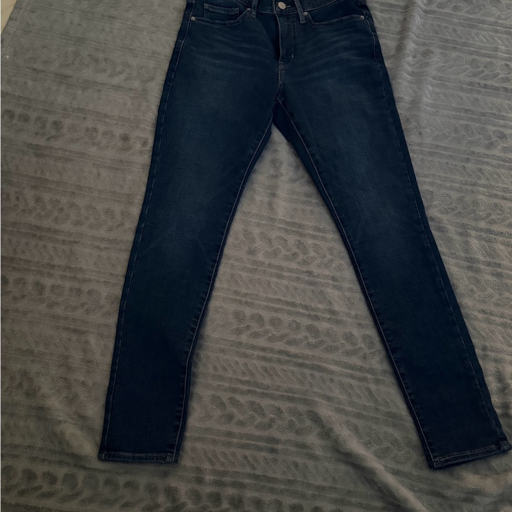 LEVI STRAUSS & CO.                       311 Shaping Skinny Jeans